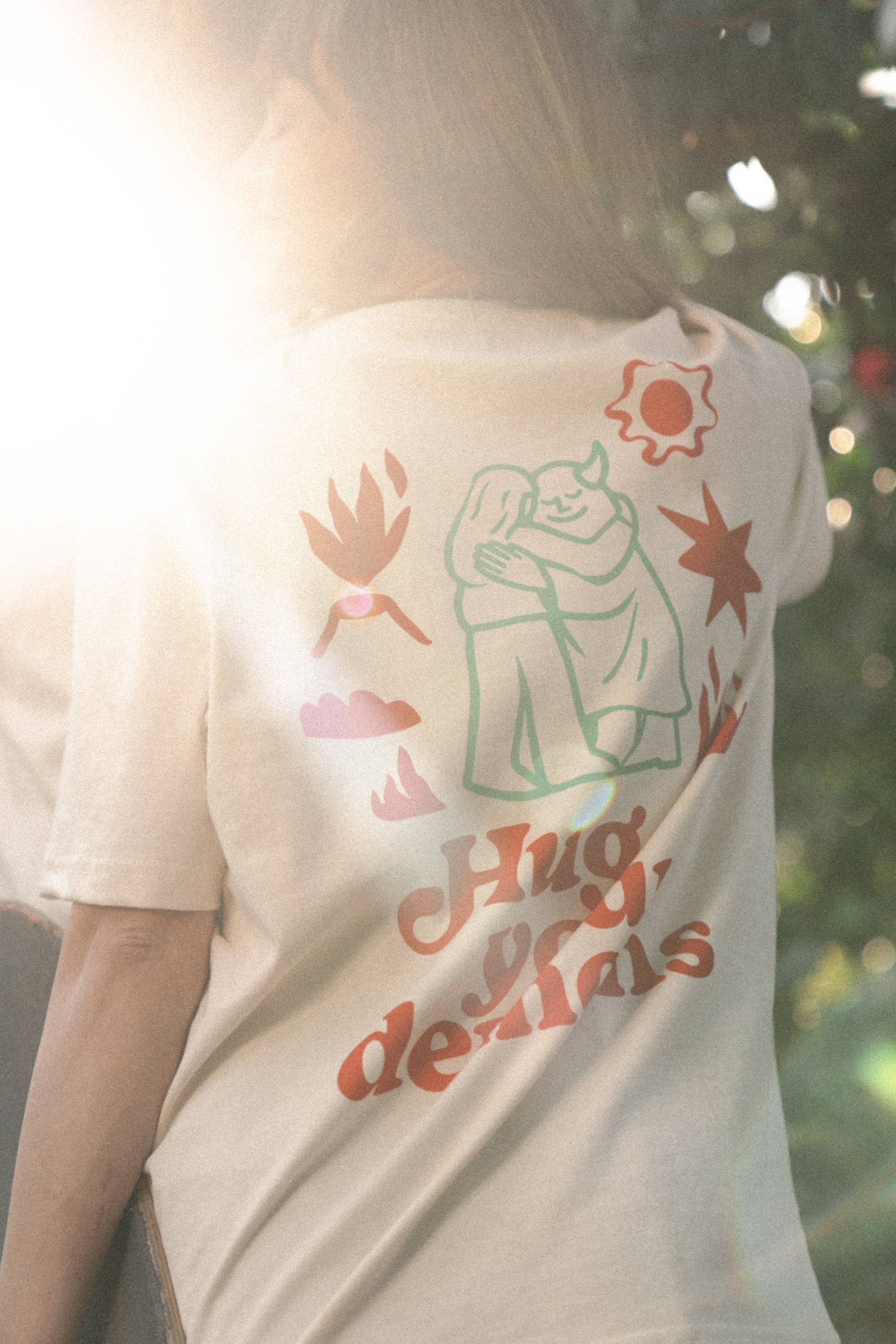 T-shirt Unisex - Hug Your Demons