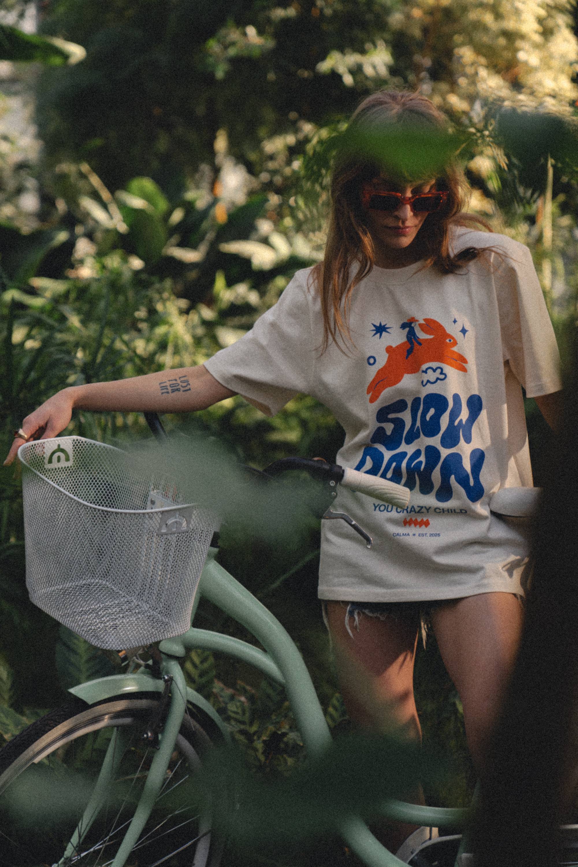 T-shirt Unisex - Slow Down, You Crazy Child