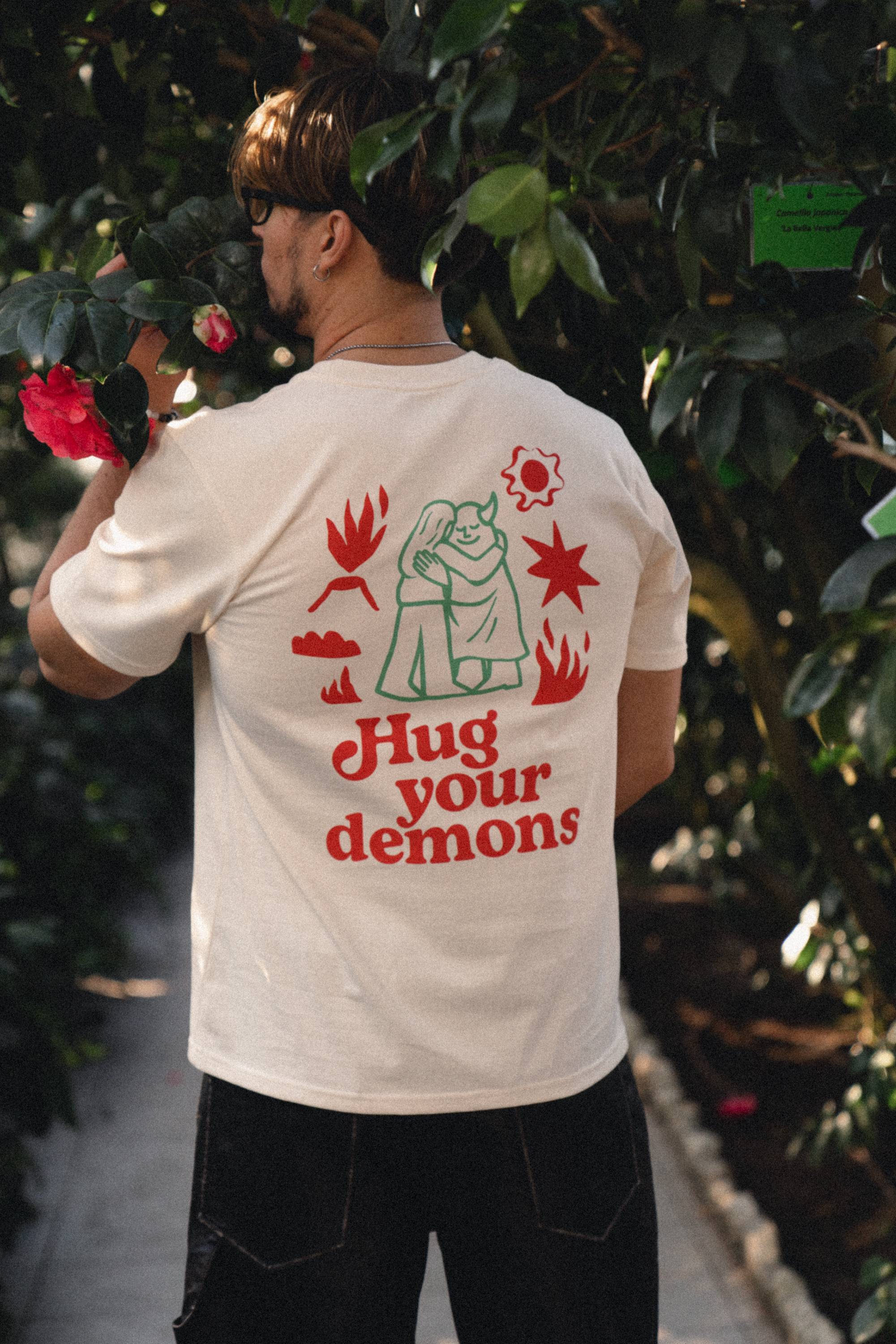 T-shirt - Hug Your Demons